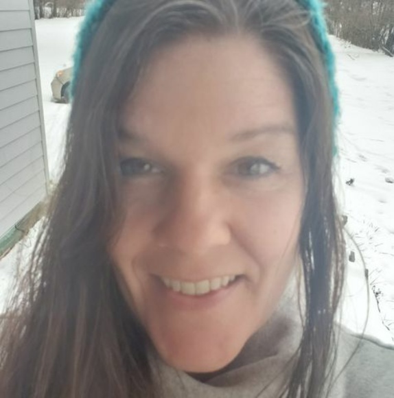 Profile Picture of Carrie Wiler (@wilerjohn) on Poshmark