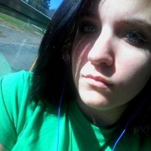 Profile Picture of Paige Ritchey (@blueroxmysoxpr) on Myspace