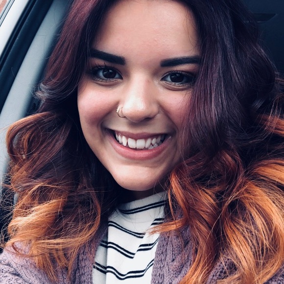 Profile Picture of Bianca Cabral (@becabral) on Poshmark