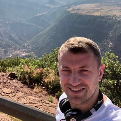 Profile Picture of Laurie Pearson (@biglol01) on Twitter