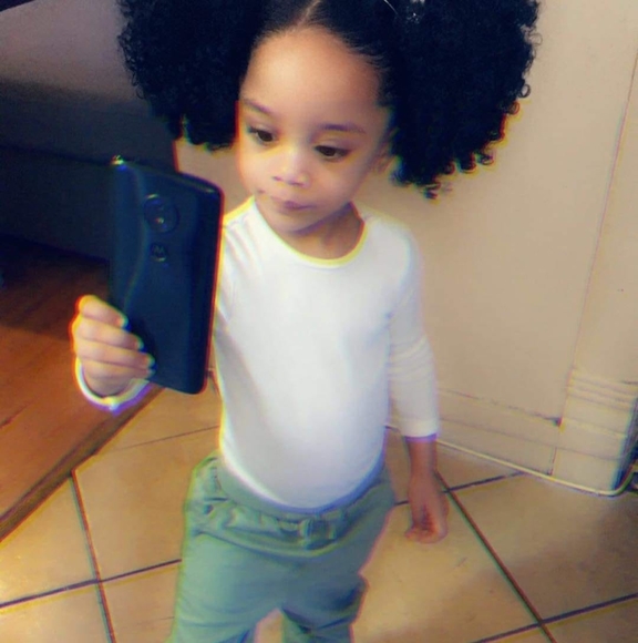 Profile Picture of April Nicholson (@lirpa007) on Poshmark