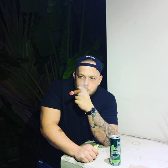 Alan Katsnelson - Poshmark Profile Picture of Alan Katsnelson (@akjets6) on Poshmark