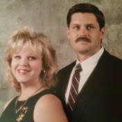 Profile Picture of Lee & Mel Poskey (@leeandmelposkey) on Youtube