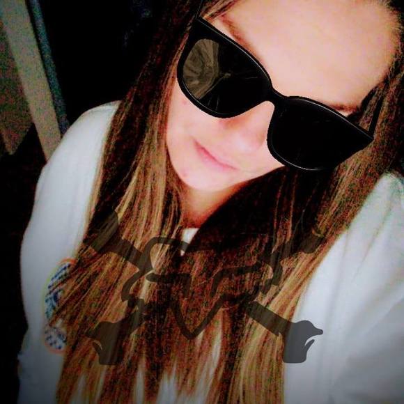 Profile Picture of Rashel Leinweber (@rashelride) on Poshmark