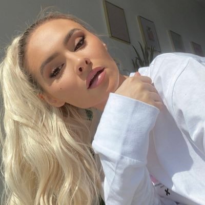 Profile Picture of Lauren (@getgonetalia) on Twitter