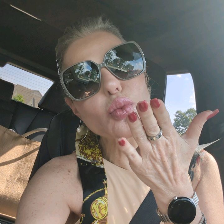 Profile Picture of Renata Long (@renatalong2020) on Tiktok