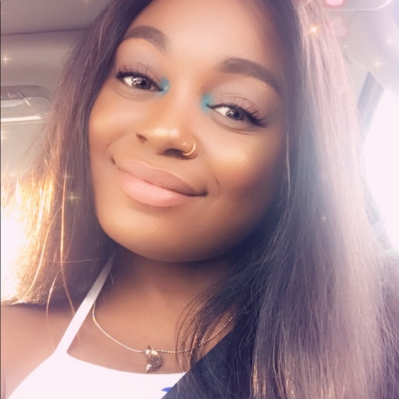 Profile Picture of Amari Smith (@shelisesmith7) on Poshmark