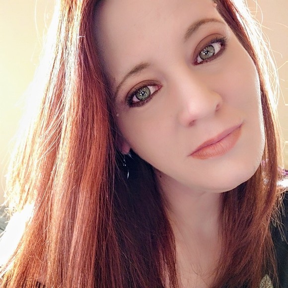 Profile Picture of Barbara Shoop (@bshoop21478) on Poshmark