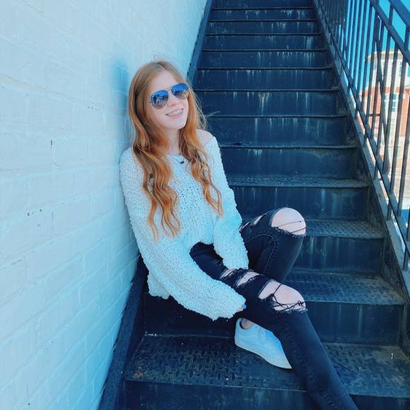 Profile Picture of Lacie Jones (@lacie320) on Poshmark