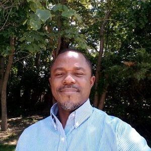 Profile Picture of Mike Tine (@iulun_tine) on Twitter