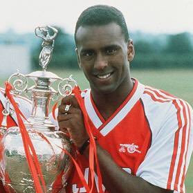 Profile Picture of Stephen (@StevieBenson) on Twitter