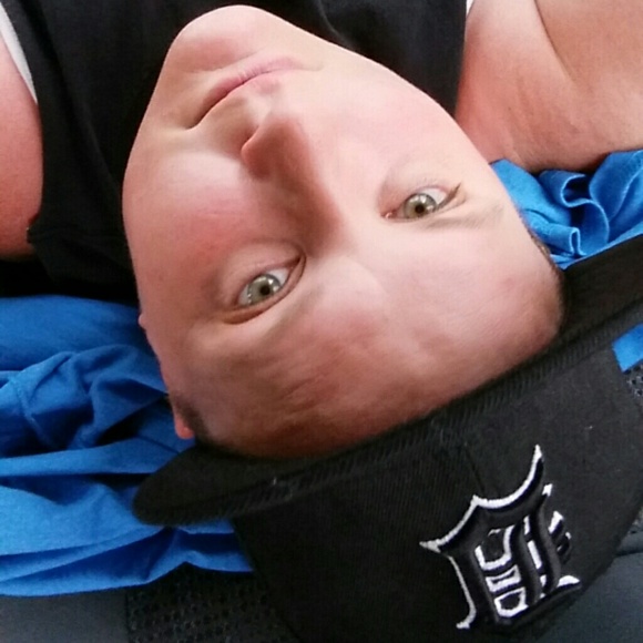 Profile Picture of Jamie Hyland (@jaehyland) on Poshmark