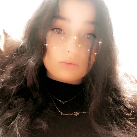 Profile Picture of Cordeelia Lockerman (@c_lockerman) on Poshmark