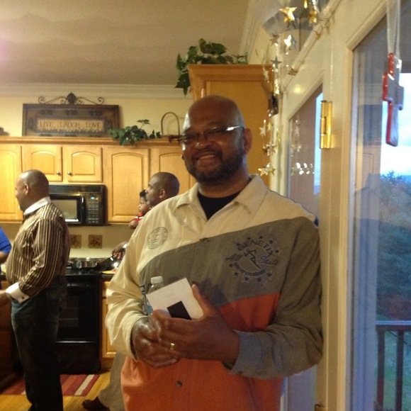 Profile Picture of Lb Mckinstry (@lbmckinstry2) on Poshmark