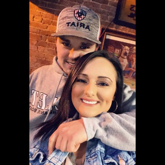 Profile Picture of Melody Wade (@melodywade215) on Poshmark