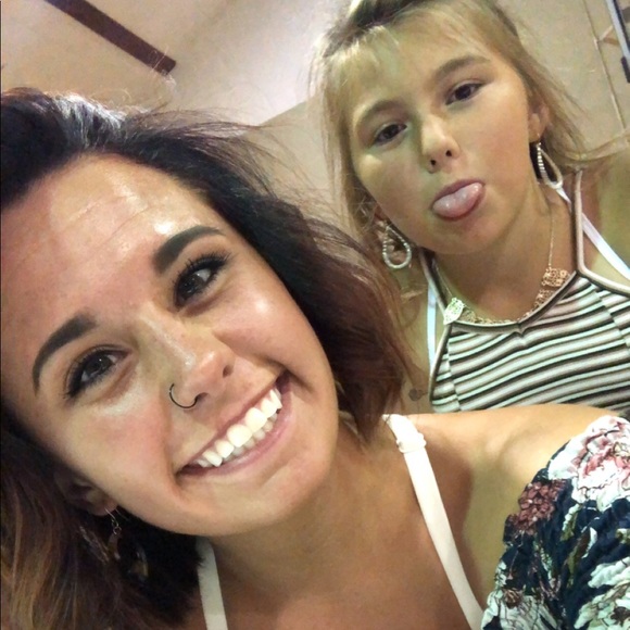 Profile Picture of Brandi Bolosky (@bolosky97) on Poshmark