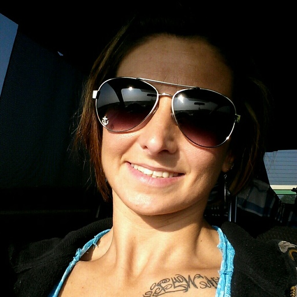 Profile Picture of Casey Wilson (@casey7651) on Poshmark