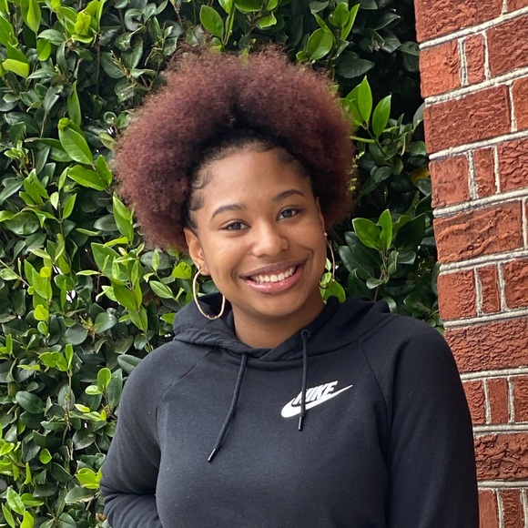 Profile Picture of Serenity Goethie (@serenitygoethie) on Poshmark