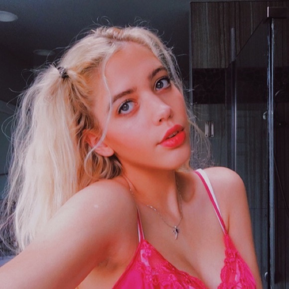 Ronnie Watts - Poshmark Profile Picture of Ronnie Watts (@ronnie259) on Poshmark