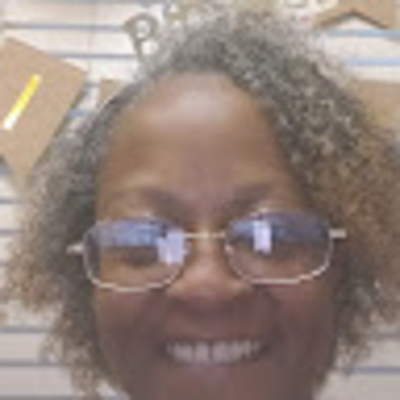 Profile Picture of Carol Stells (@carolstells) on Poshmark