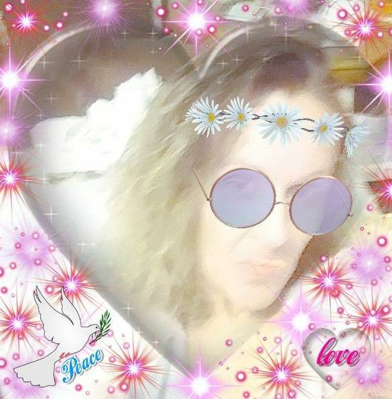 Profile Picture of Amanda Terry (@evilgoodside) on Poshmark