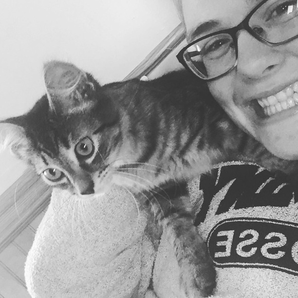 Profile Picture of Annie Rienzi (@arienzi124) on Poshmark