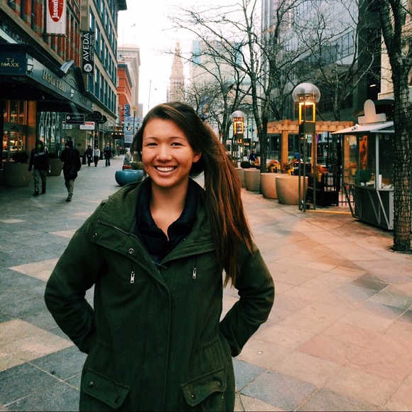 Profile Picture of Cassidy Witten (@casswitts) on Poshmark