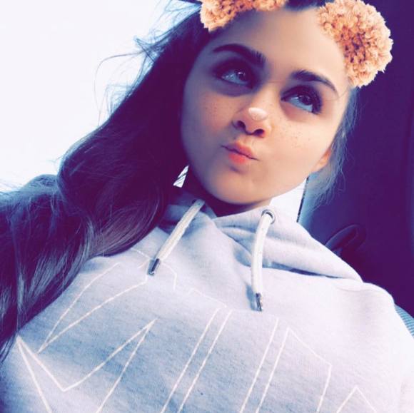 Profile Picture of Julianna Corrado (@juliannacorra) on Poshmark