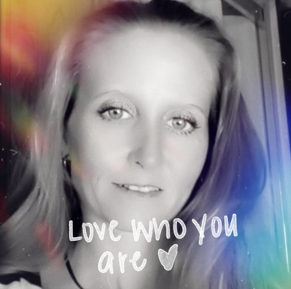 Profile Picture of Kim Carver (@kimcarver40) on Poshmark