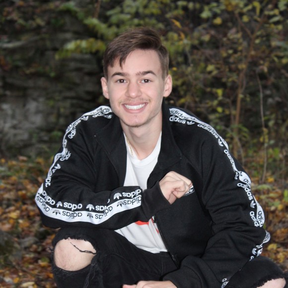 Profile Picture of Giancarlo Lombardozzi (@lombardozzig) on Poshmark