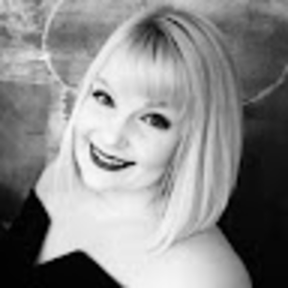 Brianna Holland - Poshmark Profile Picture of Brianna Holland (@hollandbcw1103) on Poshmark