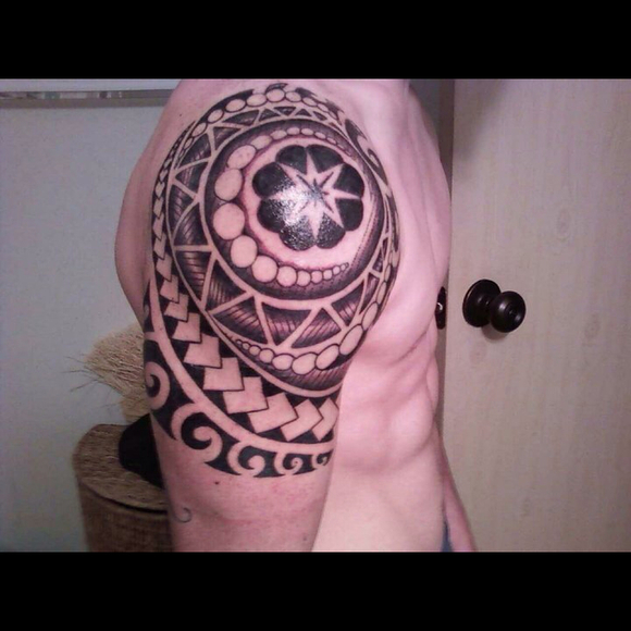 Profile Picture of Chris Arias (@carias14) on Poshmark