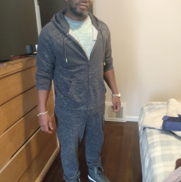 Profile Picture of Chris Lundy (@ceezmurda) on Poshmark