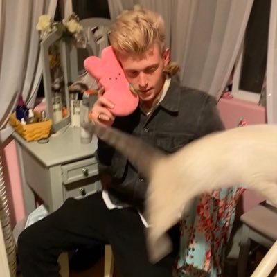 Profile Picture of Alex De Blanc (@AlexdeBlanc) on Twitter