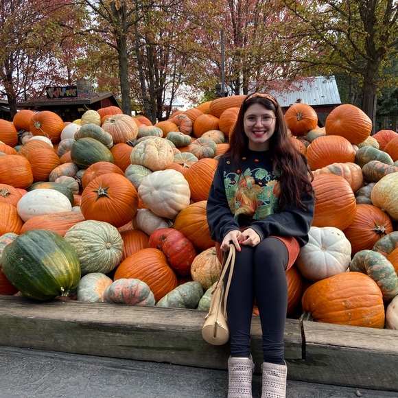 Janan Badier - Poshmark Profile Picture of Janan Badier (@jbad95) on Poshmark