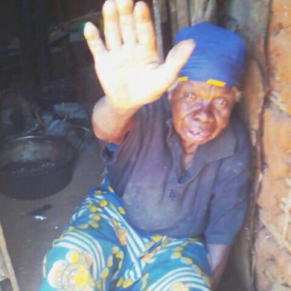 Profile Picture of Candy Mudekereza (@candymbiya) on Poshmark