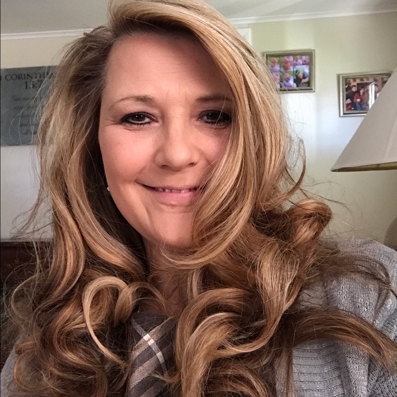 Profile Picture of Christy Green (@4grandgirls) on Poshmark