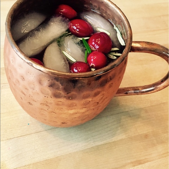 Profile Picture of Emily Breitenfeldt (@emilyeb13) on Poshmark