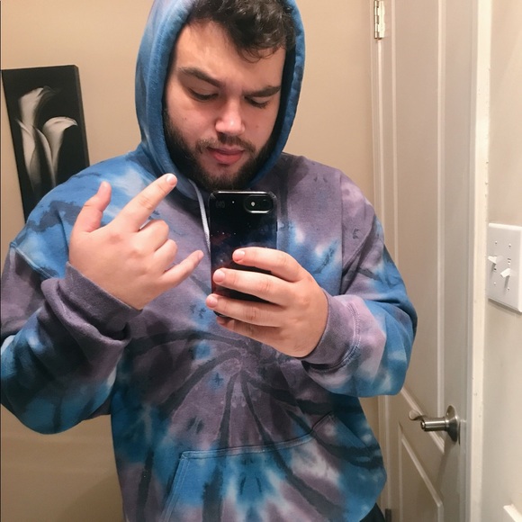 Profile Picture of Garrett Hinkle (@getnakeditsgare) on Poshmark