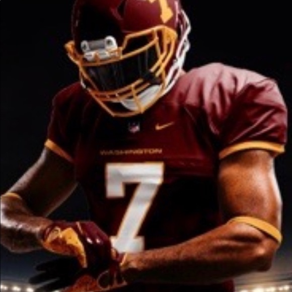 Emanuel Cheston - Poshmark Profile Picture of Emanuel Cheston (@echeston) on Poshmark