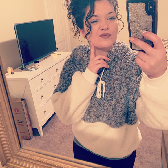 Profile Picture of Kristen Eidem (@kristeneidem) on Poshmark