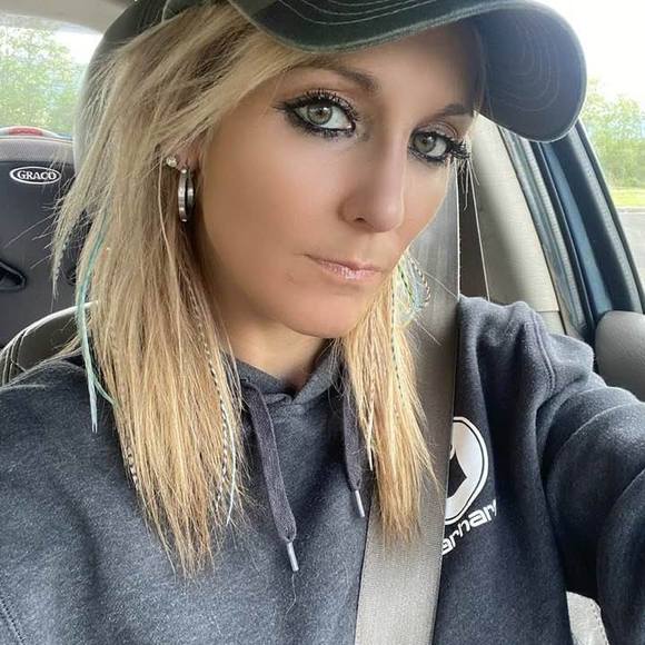 Profile Picture of Jamie Bruton (@jbruton3479) on Poshmark