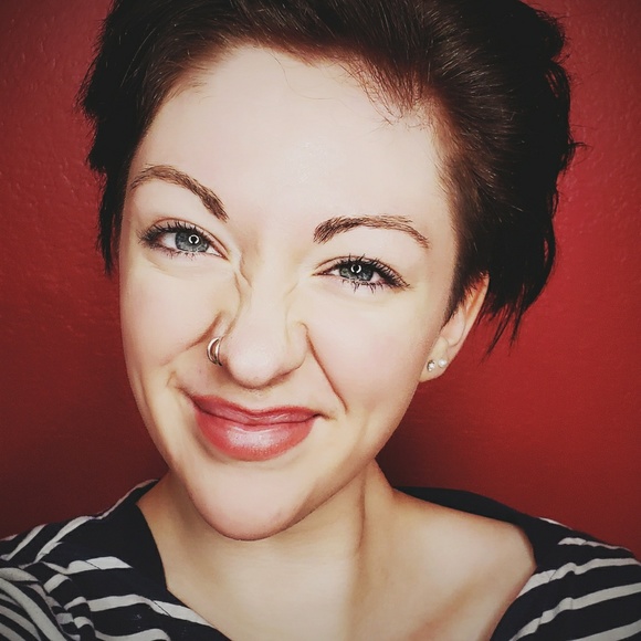 Leeanna Chronister - Poshmark Profile Picture of Leeanna Chronister (@alaskaleeanna) on Poshmark