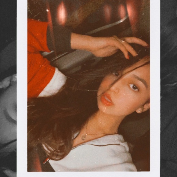 Profile Picture of Alison Arevalo (@alisonarevalo) on Poshmark