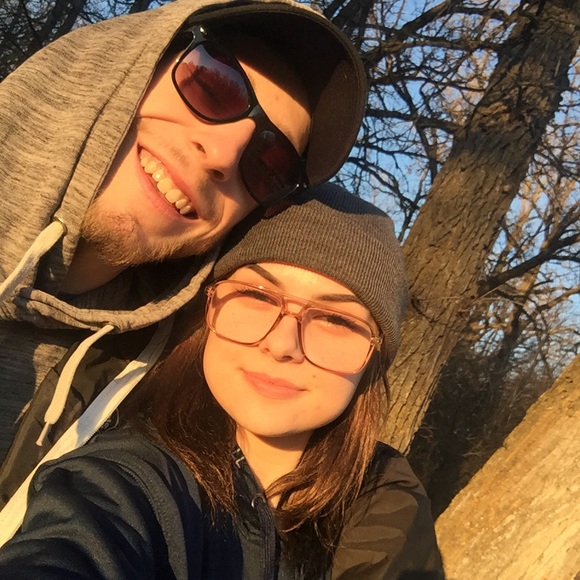 Profile Picture of Maddison Feakes (@maddisonfeakes) on Poshmark