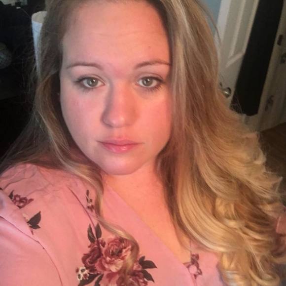 Profile Picture of Kristen Irving (@krisirv22) on Poshmark