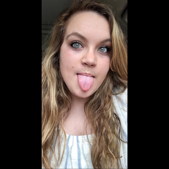 Profile Picture of Bethany Boyd (@bethanyeboyd) on Poshmark