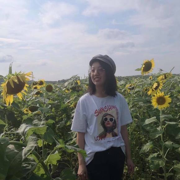 Profile Picture of Yiqing Zhang (@yiqingzhang317) on Poshmark