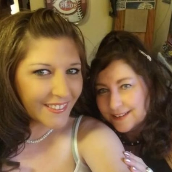 Profile Picture of Cassie Friesinger (@starcassie911) on Poshmark