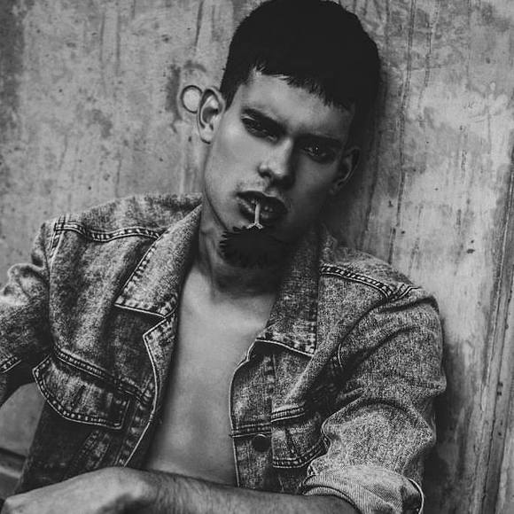 Profile Picture of Melian Melian ares (@meliannares) on Poshmark